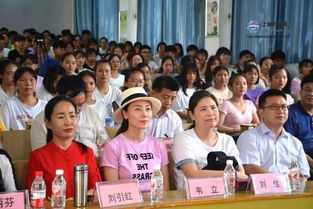 中國文藝評論協(xié)會志愿者服務(wù)團走進廣西上林輔導展示活動在城關(guān)中學圓滿舉行