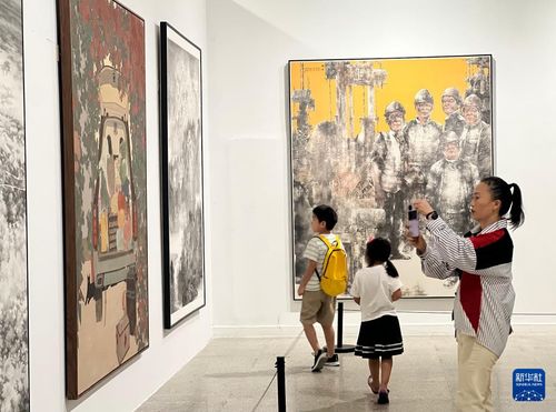 百余幅美術(shù)精品亮相武漢 科技助力描繪壯美長江畫卷