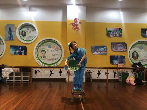 和愛文化濡染校園，藝術(shù)芬芳涵養(yǎng)童心——通師一附“小紅花藝術(shù)之星”評(píng)選活動(dòng)側(cè)記