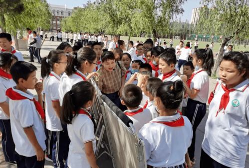 海勃灣區(qū)文化惠民志愿服務(wù)支隊(duì) 以文藝之光點(diǎn)亮群眾生活